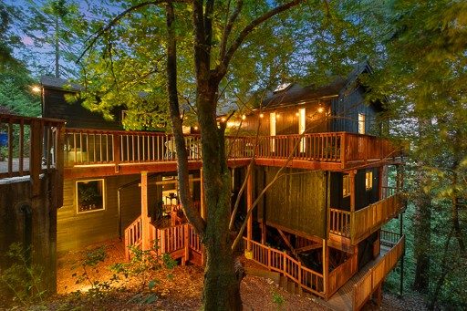 Portland hillside stilt home: pier-and-beam construction