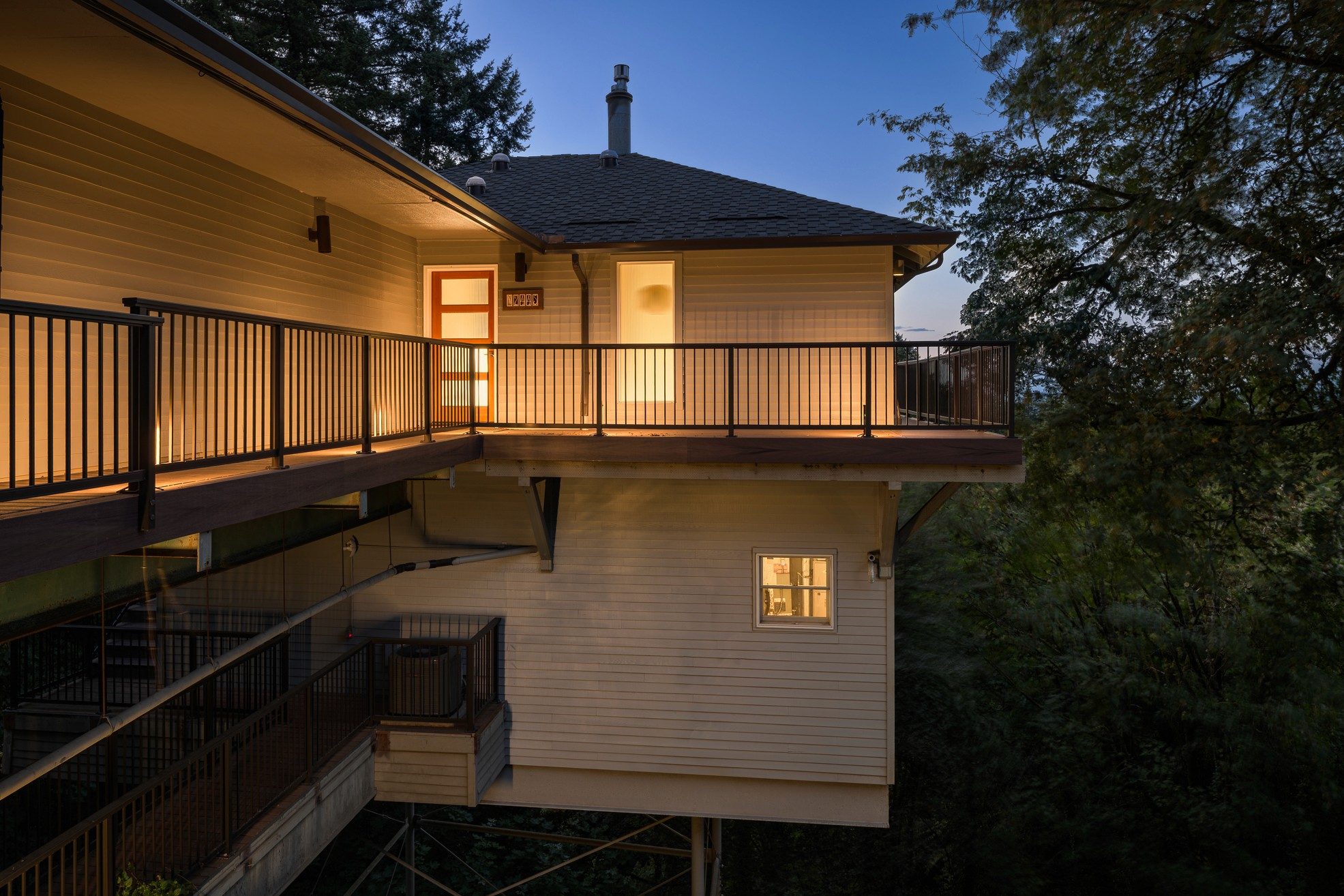2445 SW Montgomery Dr, hillside home in Portland's Southwest Hills.